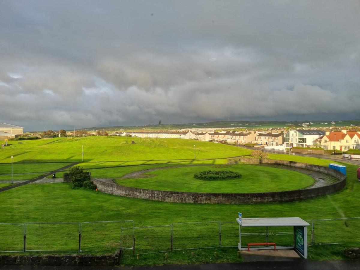 Apartamento 5 Dunluce Park - Portrush By The Sea Exterior foto